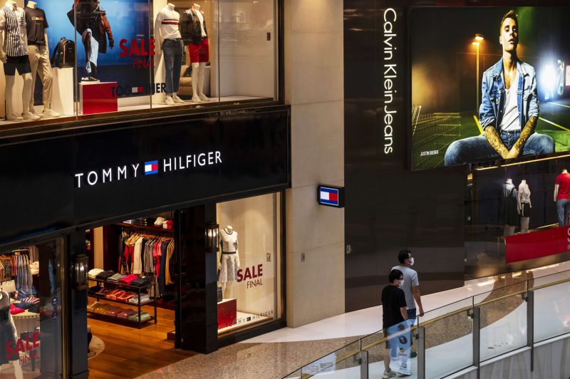 240925-hilfiger-klein-china-mb-0929-61aac3-800×532-1